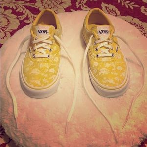 Women’s low cut vans size 6.5